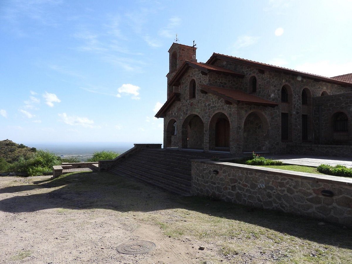 vista al monasterio desde otro ángulo