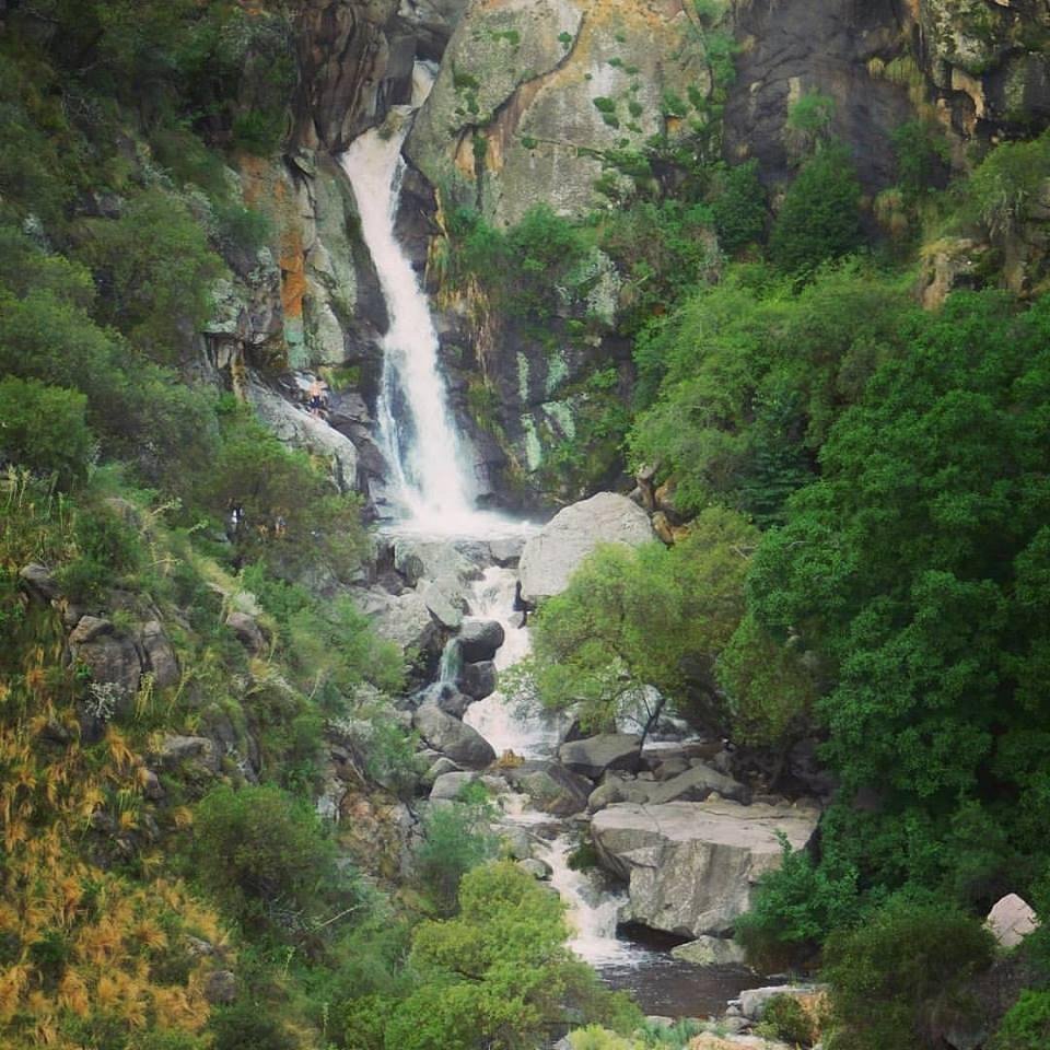 vista la cascada El salto de la Moneda