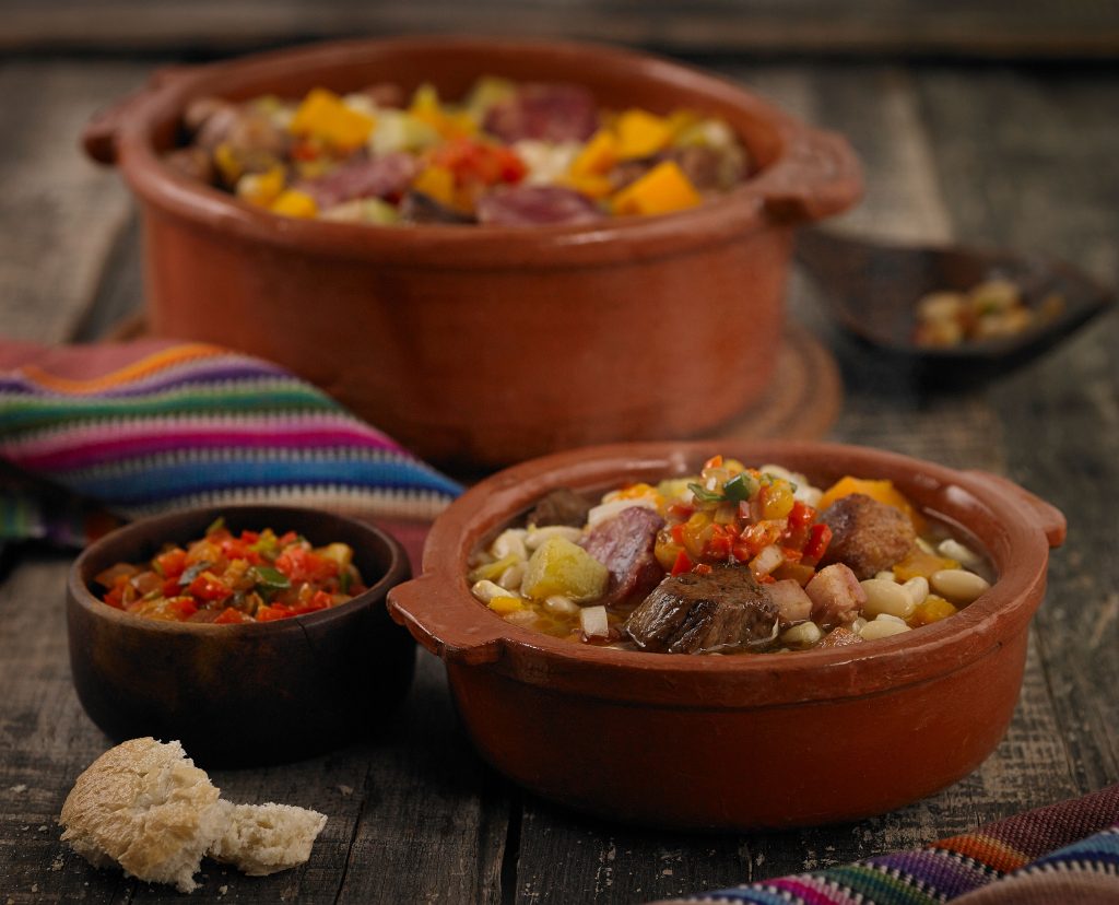 vista a una olla de locro