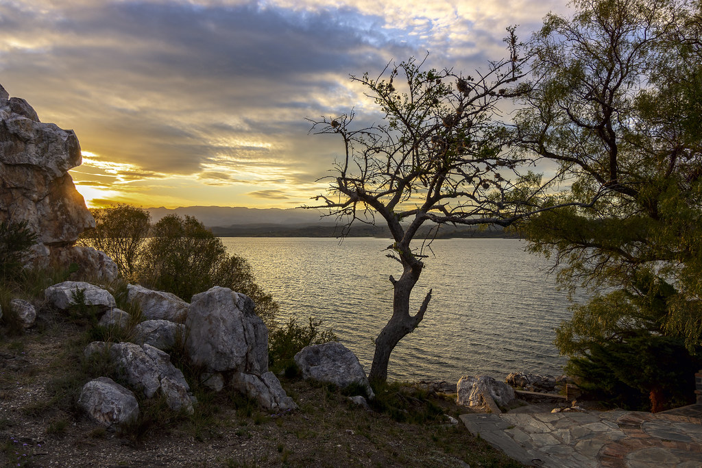 vista del atardecer en el embalse La Florida