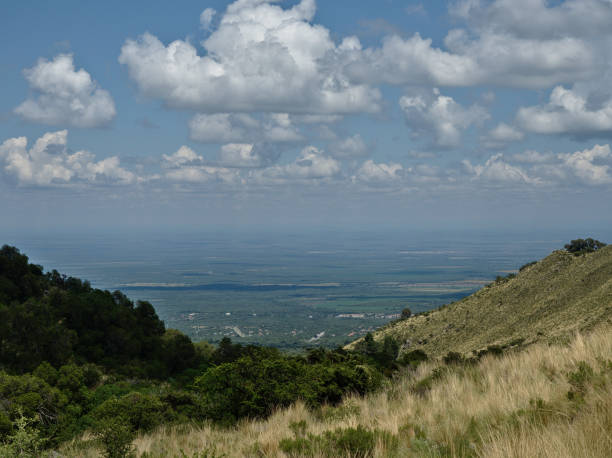 vista al horizonte desde lo alto de la montaña, Merlo